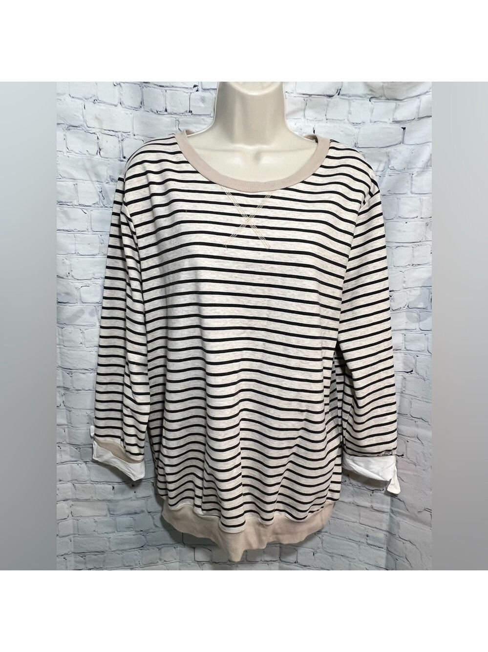 DOE & Rae Pullover Sweatshirt Size Large